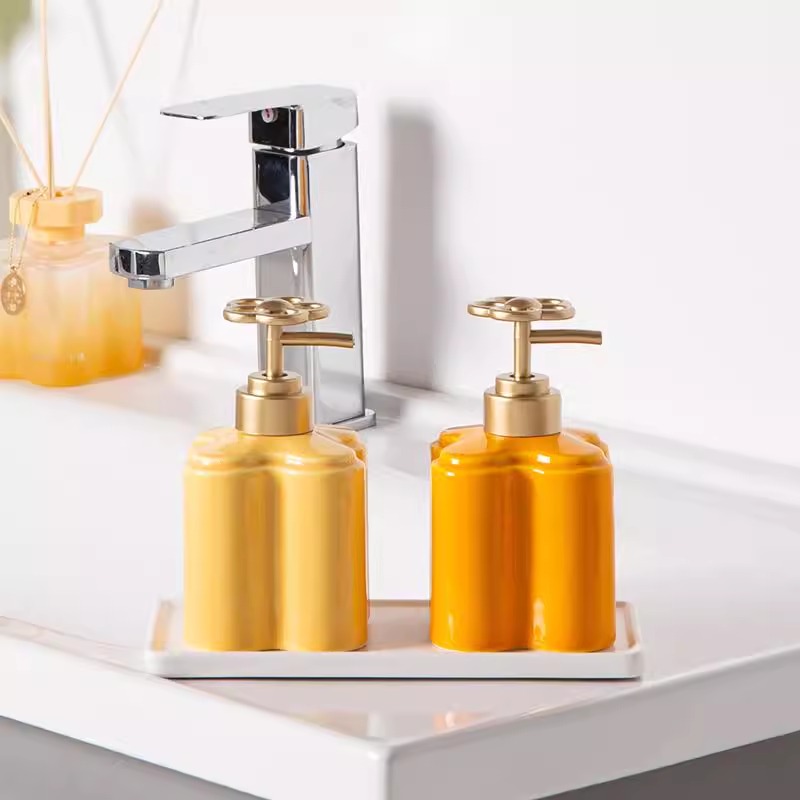 Bottiglia di lozione in cerami - Water Bottle Blank recensione e prezzo
