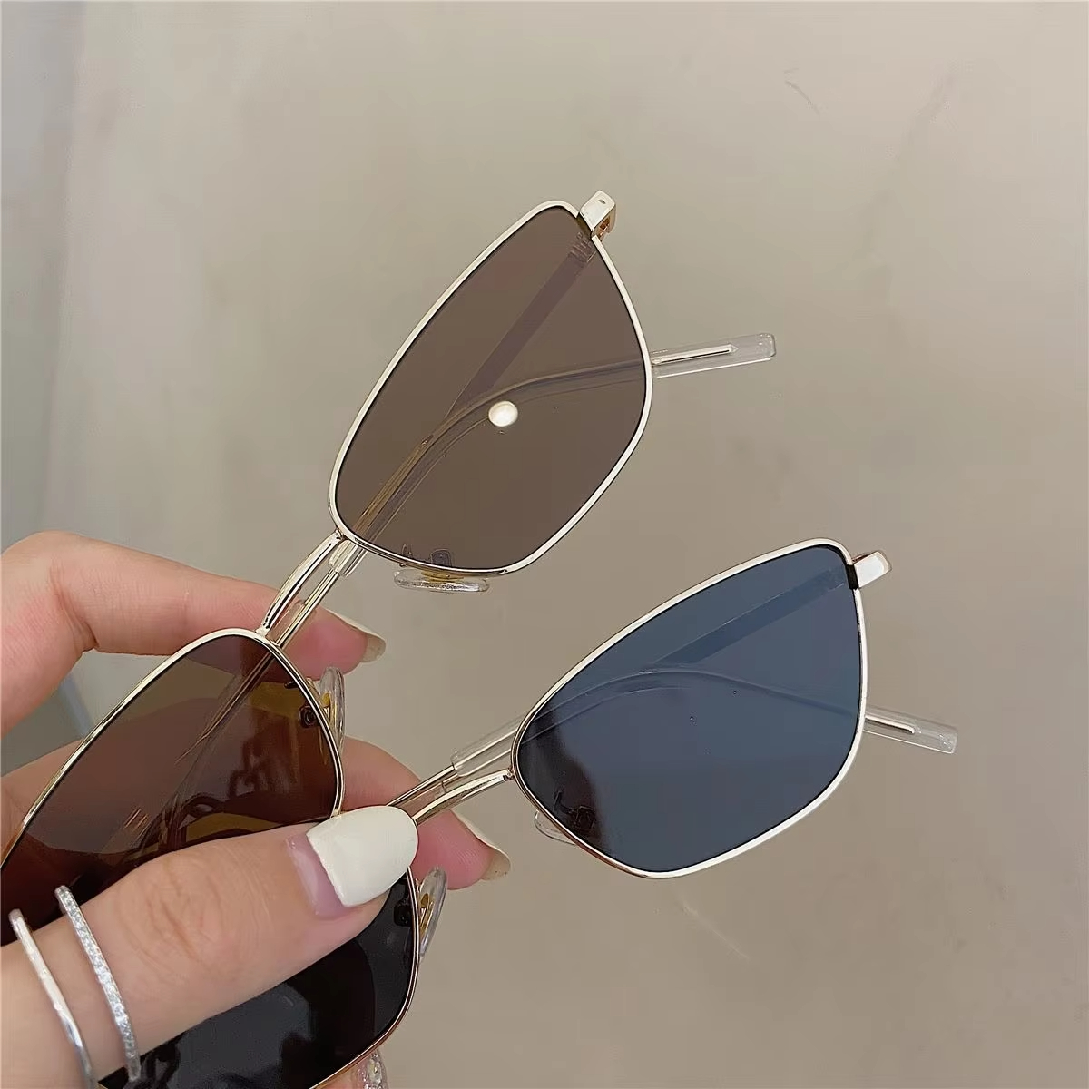 Occhiali da Sole Cat Eye alla  - Metal Photo Panel recensione e prezzo